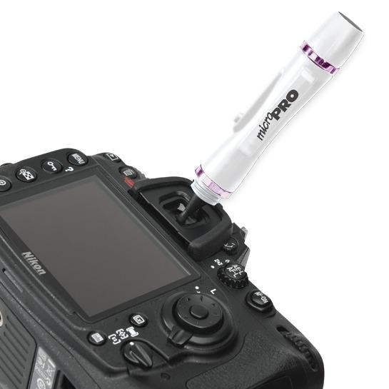 LENSPEN MicroPro při čištění okuláru fotoaparátu