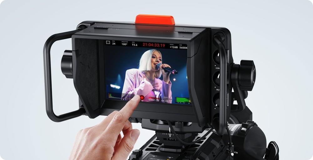 Blackmagic Design URSA Cine Studio Viewfinder – Ovládání dotykem i fyzickými prvky