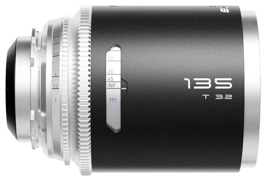 Blazar Mantis 135mm T3.2 1,33x anamorfní objektiv FF (PL) – Jen 800 g