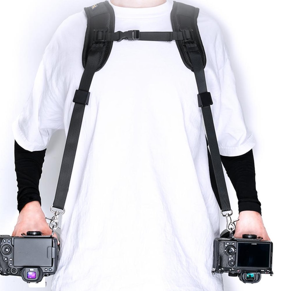 Dva fotoaparáty, dvě ramena