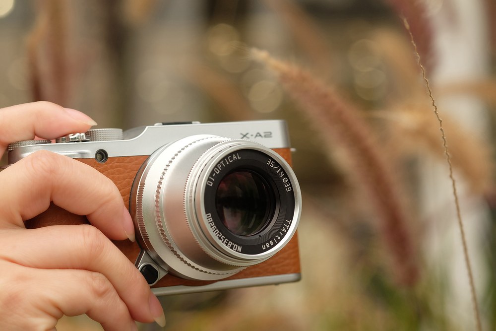 TTArtisan APS-C 35mm F1.4 – Ruční ostření od 0,28 m