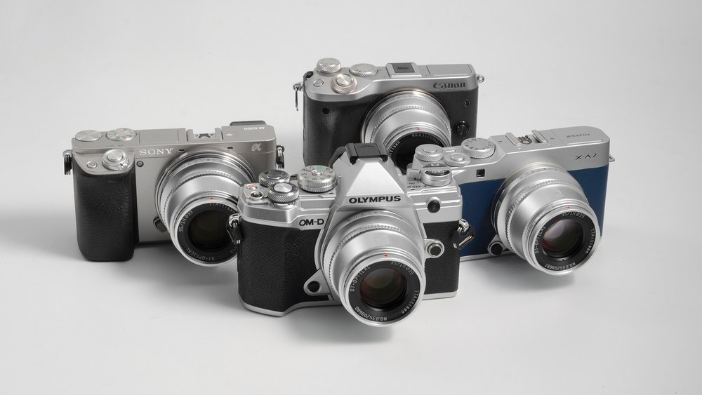 TTArtisan APS-C 35mm F1.4 – Přibližně 180 g v celokovovém těle