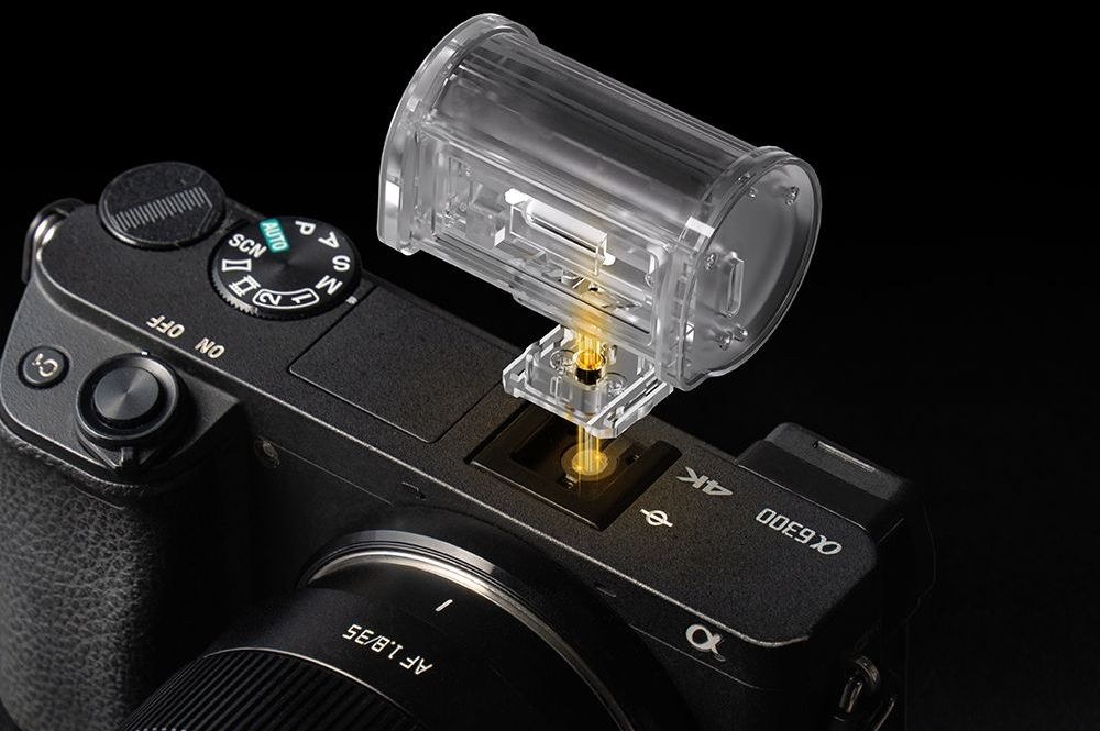 TTArtisan M01 Mini Flash – Univerzální hot shoe