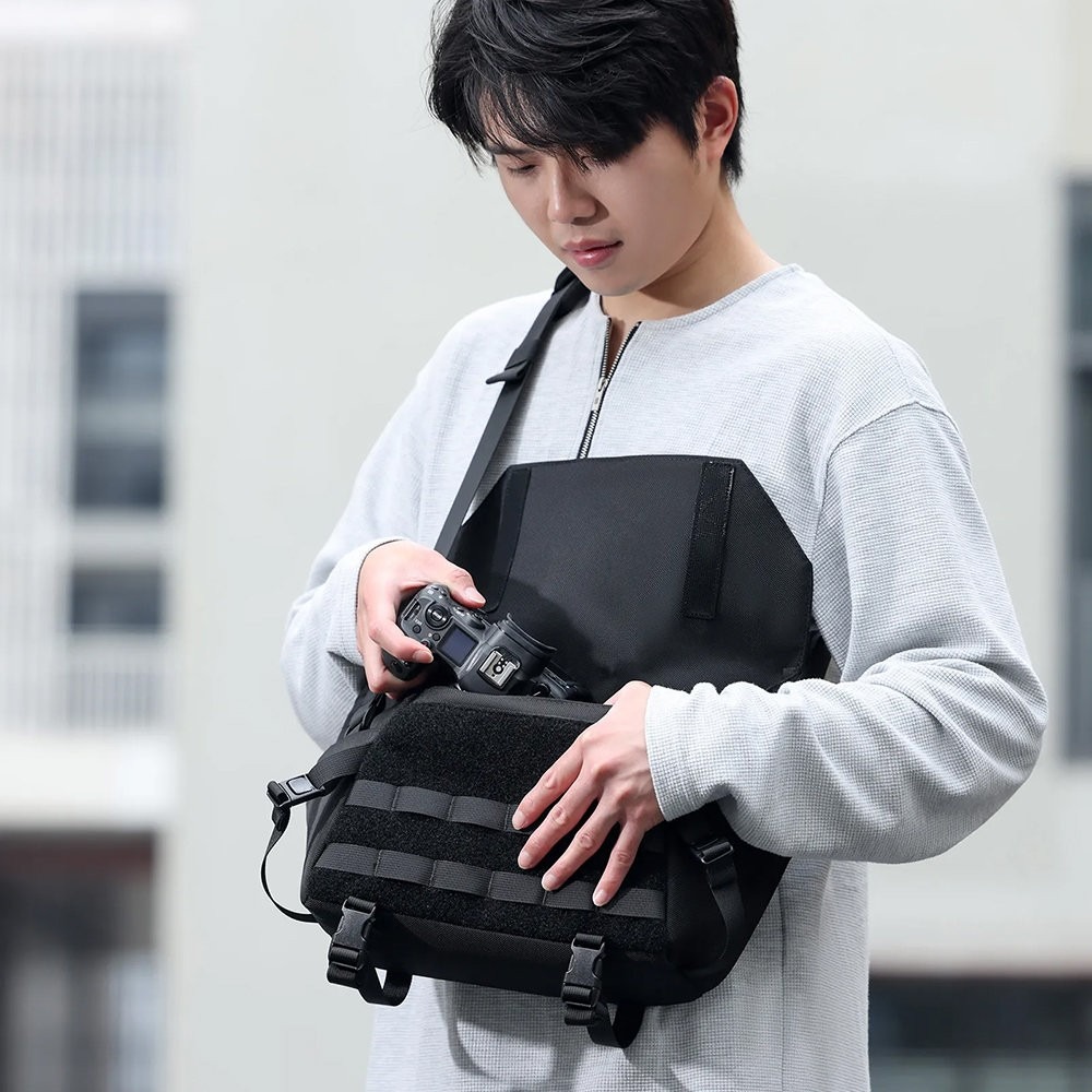 Ulanzi BC08 Sling Bag – Rychlý přístup k fotoaparátu